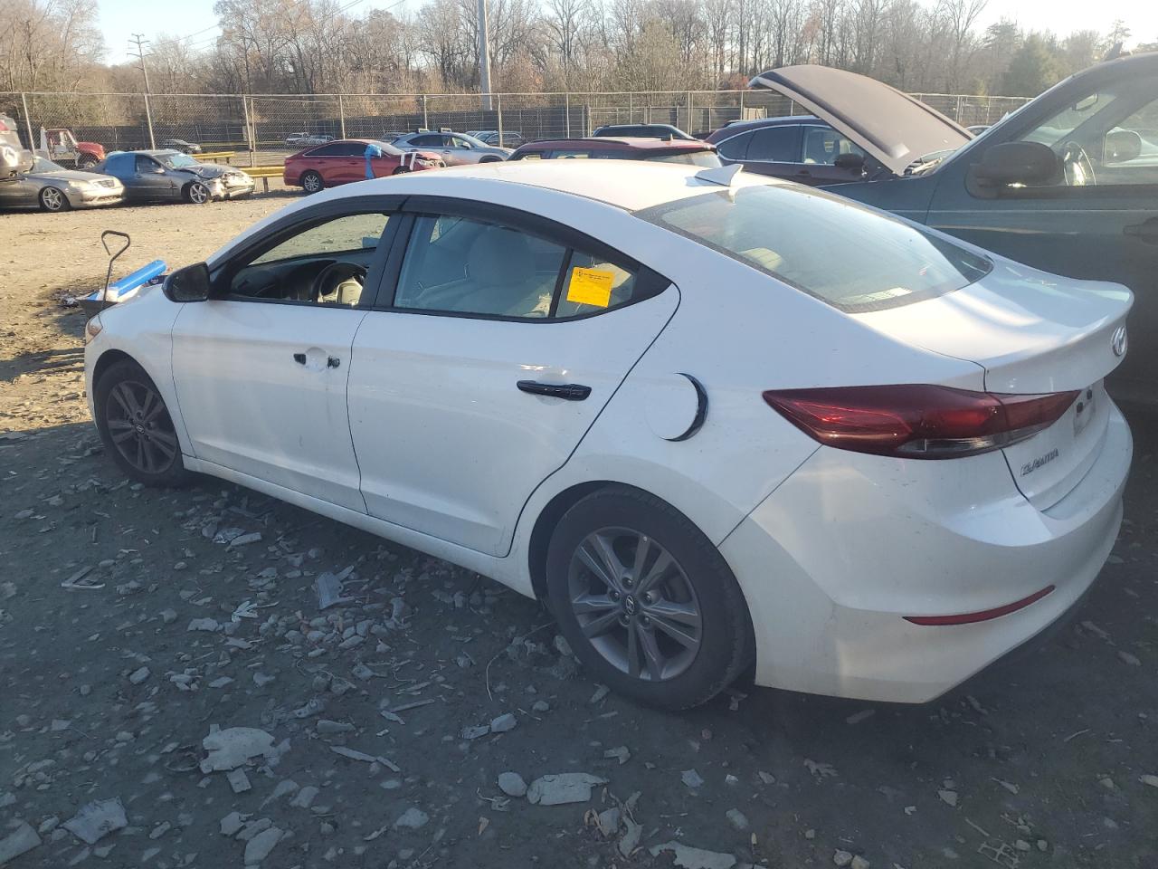 5NPD84LF1JH397708 2018 HYUNDAI ELANTRA - Image 2