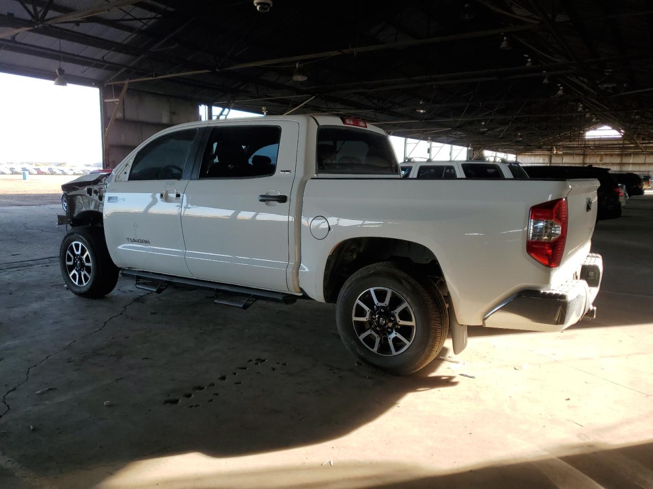 VIN 5TFDY5F13JX688625 2018 TOYOTA TUNDRA no.2