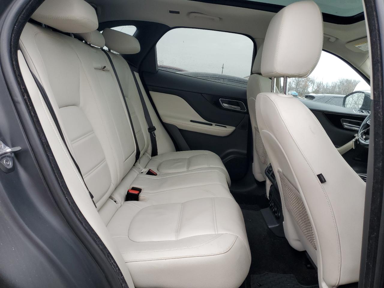 2017 Jaguar F-Pace - Image 11