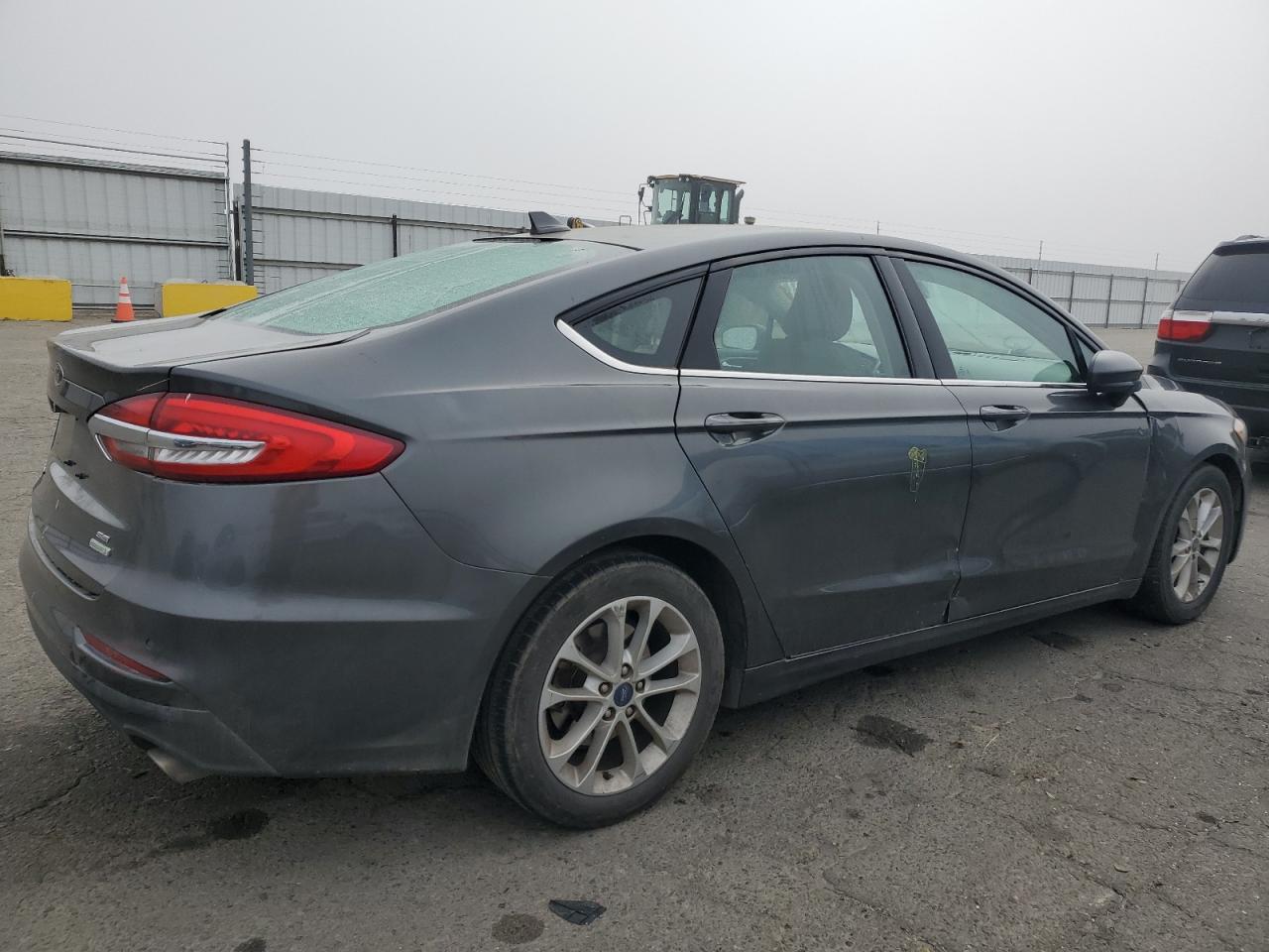 VIN 3FA6P0HD6KR123551 2019 FORD FUSION no.3