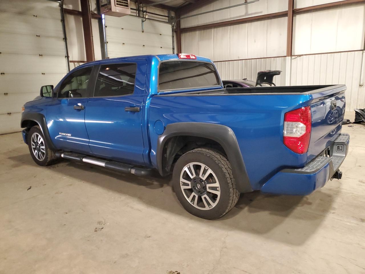 VIN 5TFDY5F1XJX771209 2018 TOYOTA TUNDRA no.2