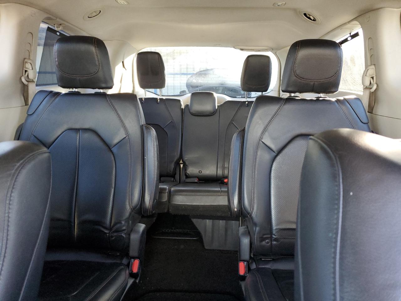2018 Chrysler Pacifica - Image 10