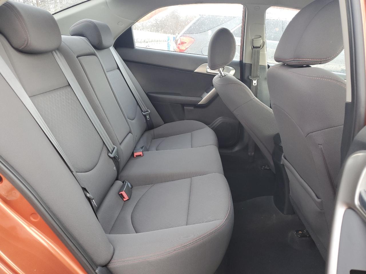 2010 Kia Forte - Image 10