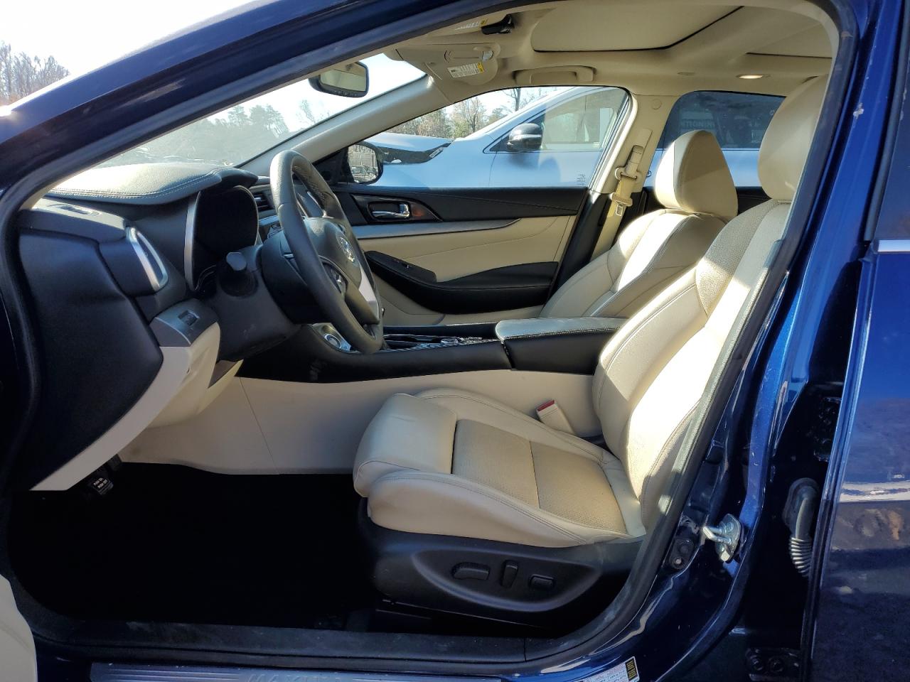 2017 Nissan Maxima - Image 7
