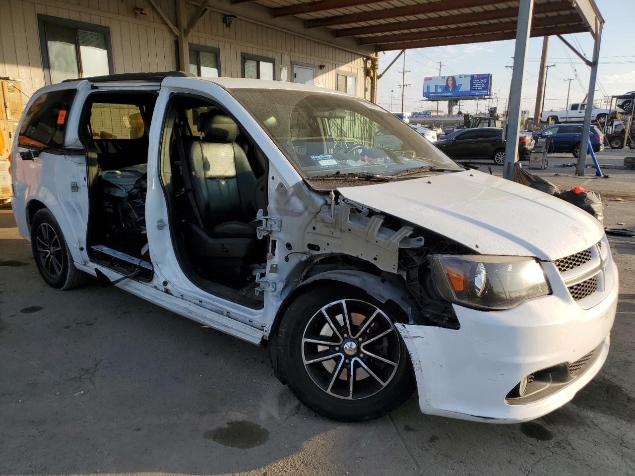 VIN 2C4RDGEG9GR376139 2016 DODGE CARAVAN no.4