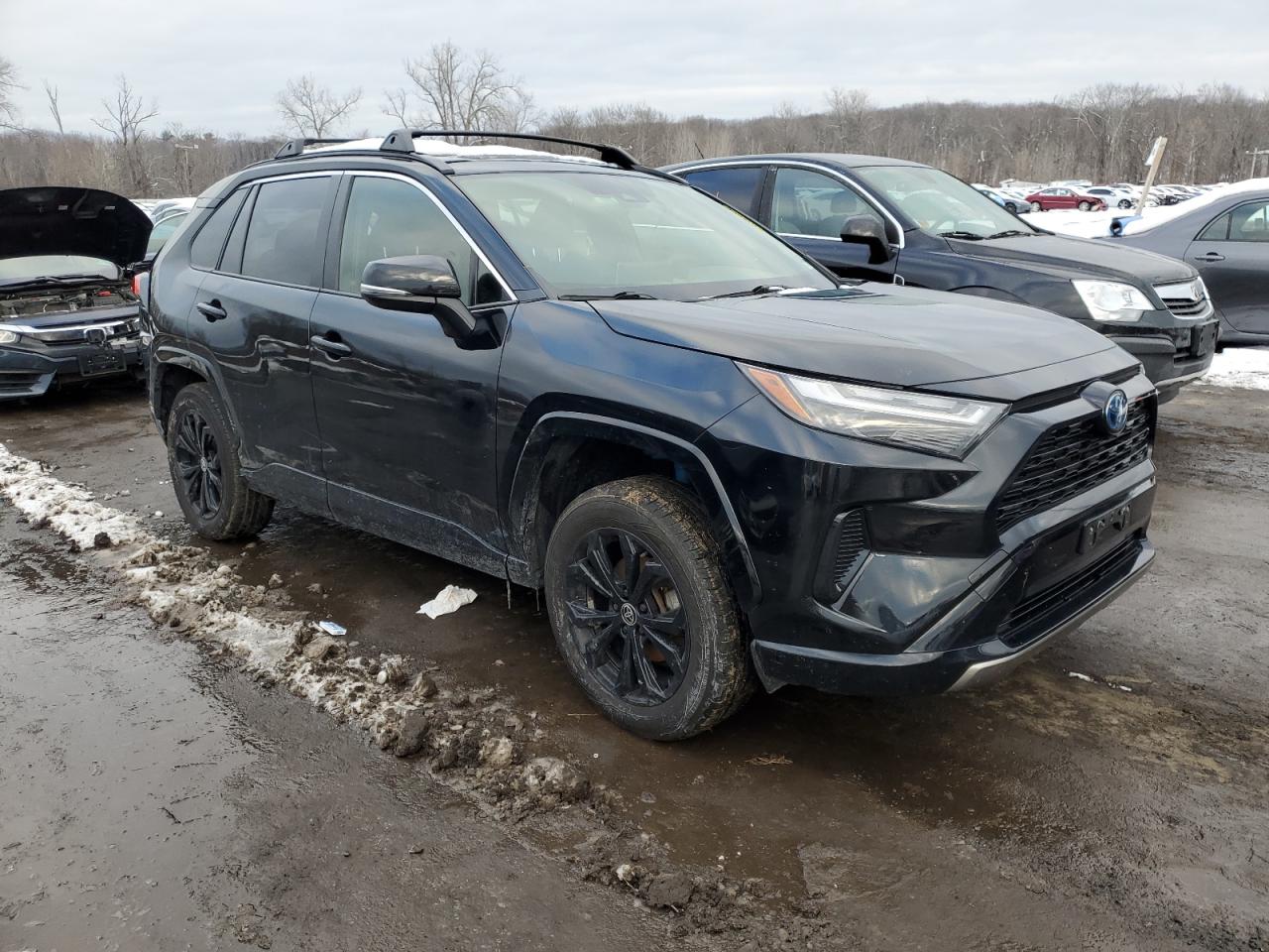 2022 Toyota RAV 4 - Image 4