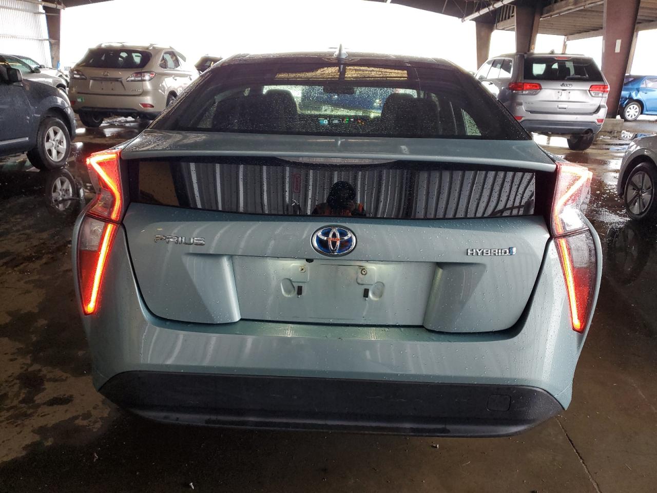 2017 Toyota Prius - Image 6