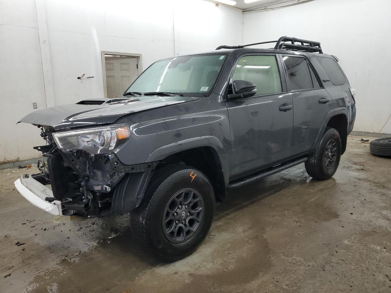 VIN JTELU5JR0R6251389 2024 TOYOTA 4RUNNER no.1