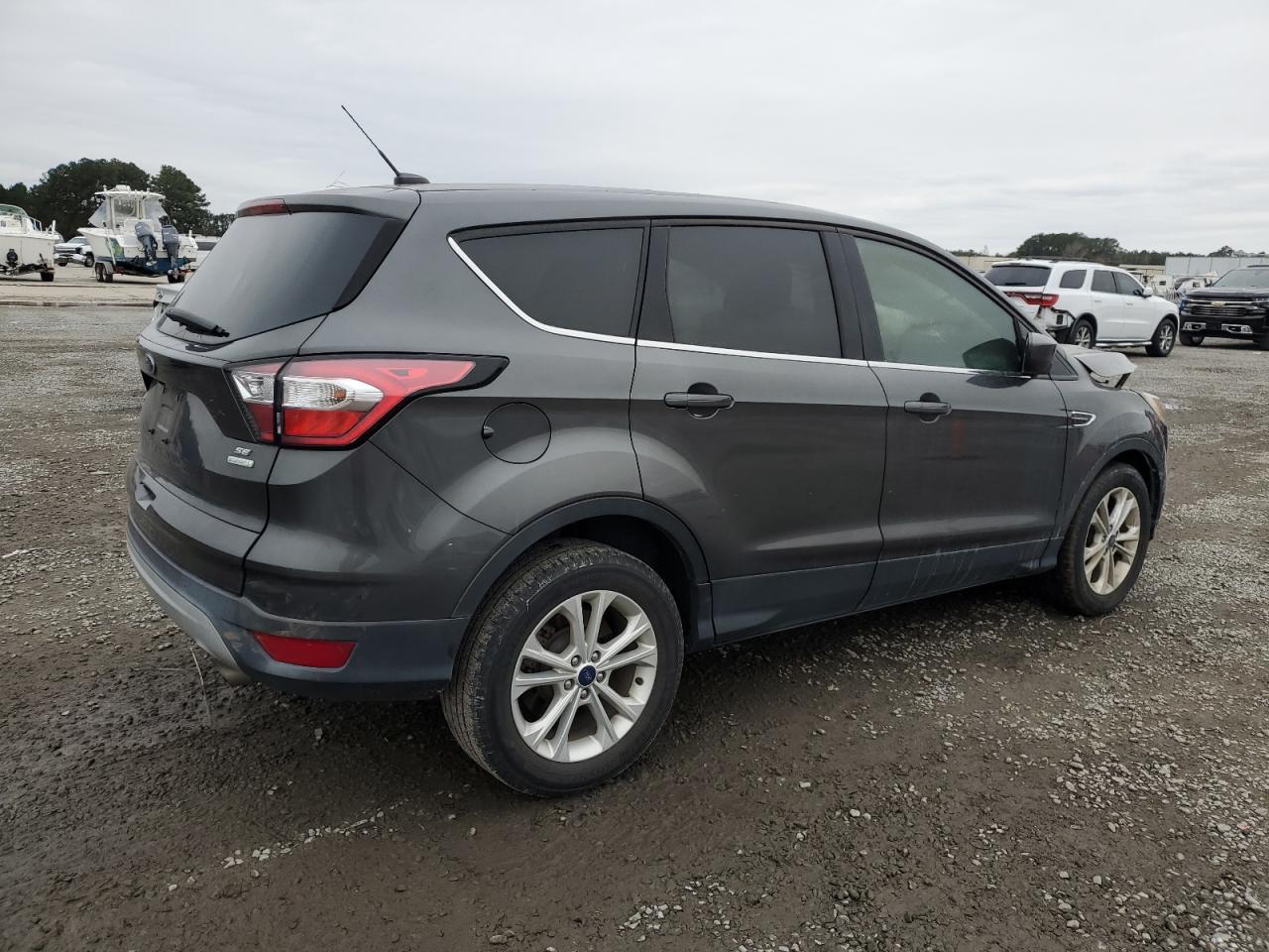 VIN 1FMCU0GDXHUF01617 2017 FORD ESCAPE no.3