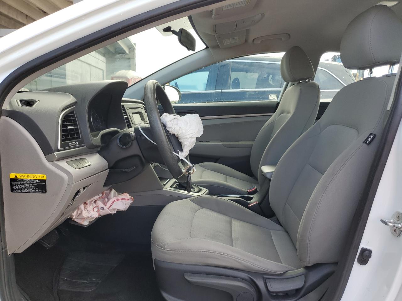 2017 Hyundai Elantra - Image 7