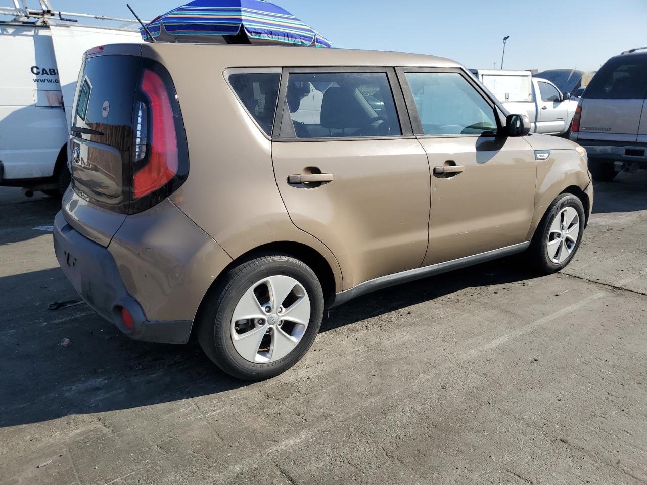 VIN KNDJN2A29G7318959 2016 KIA SOUL no.3