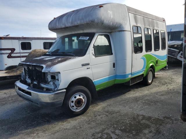 2010 Ford Econoline E350 Super Duty Cutaway Van