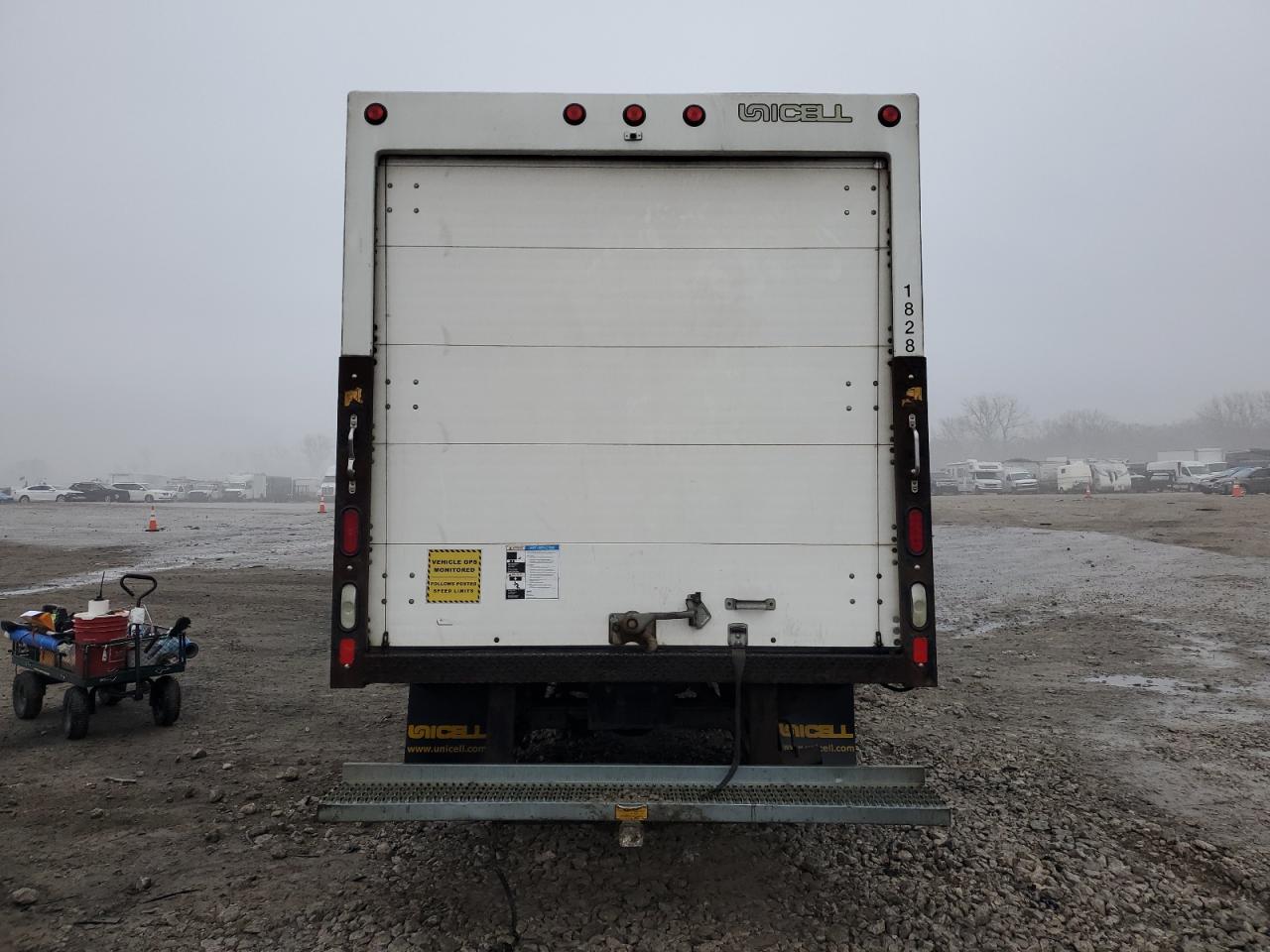 2018 Chevrolet Express - Image 6