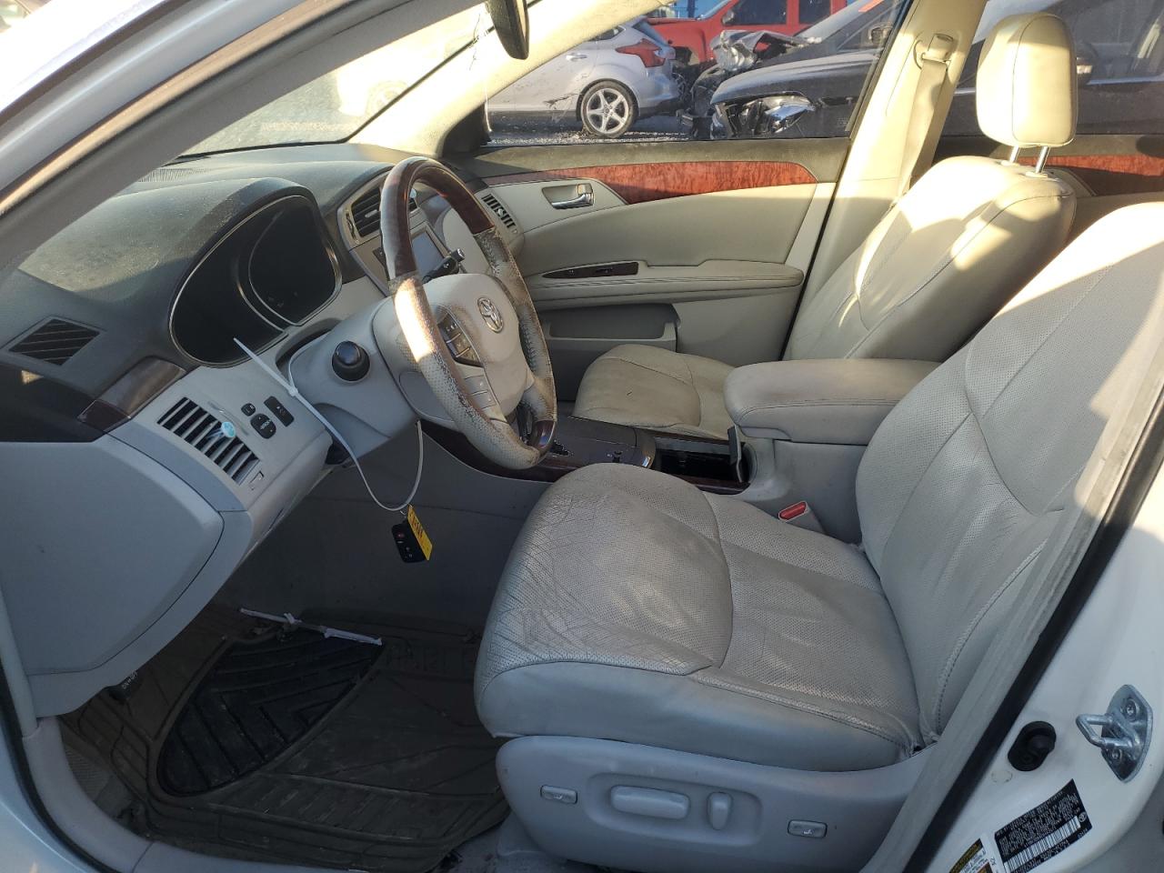 2012 Toyota Avalon - Image 7