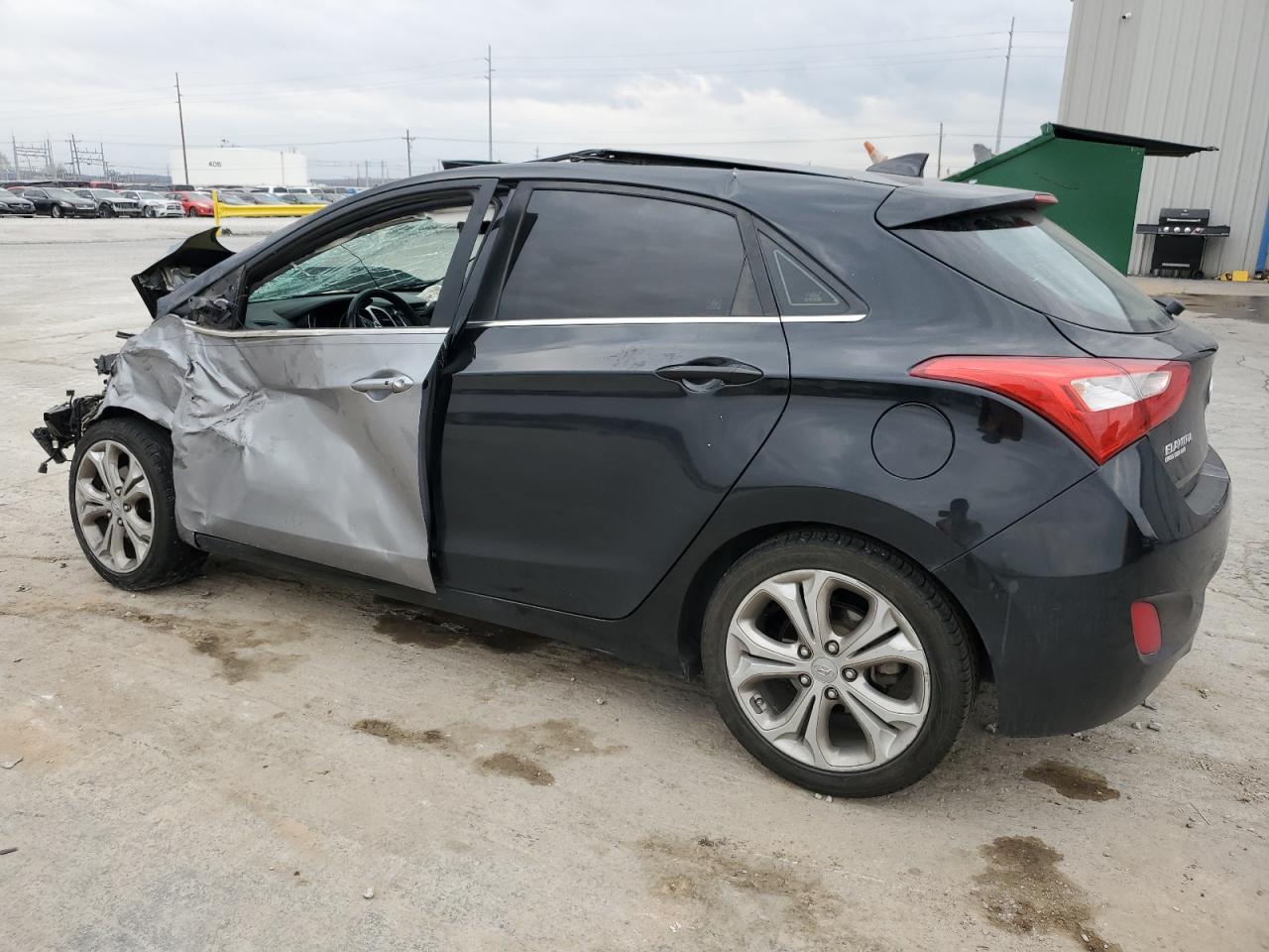 2013 Hyundai Elantra - Image 2