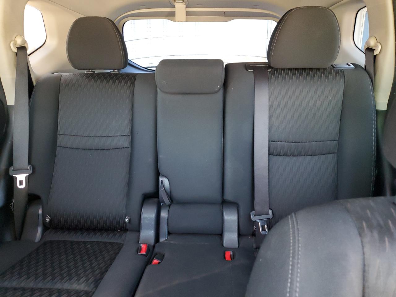 2018 Nissan Rogue - Image 10