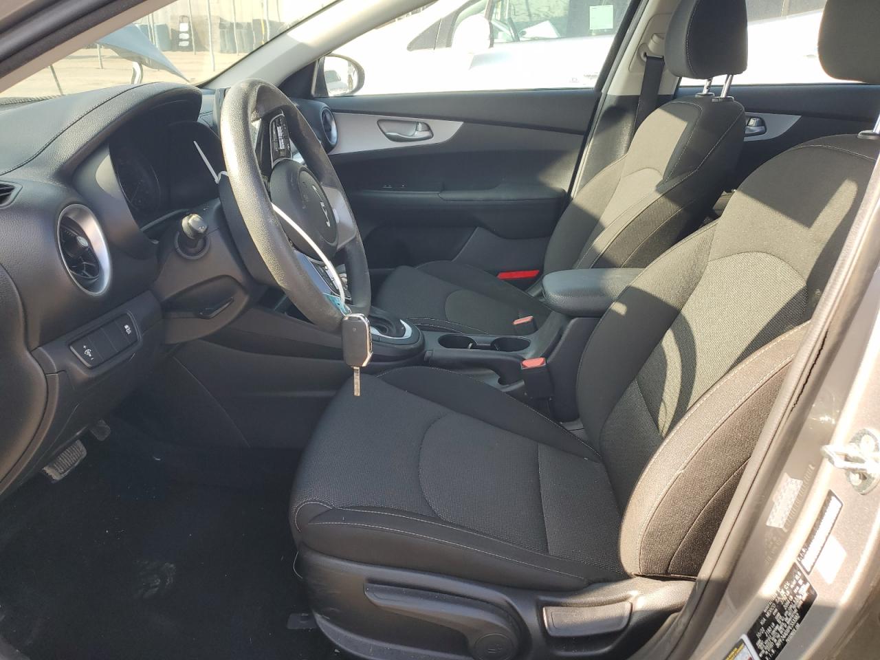 2023 Kia Forte - Image 7