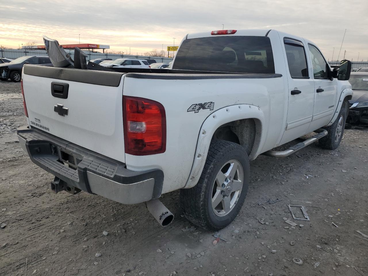 2011 Chevrolet Silverado - Image 3