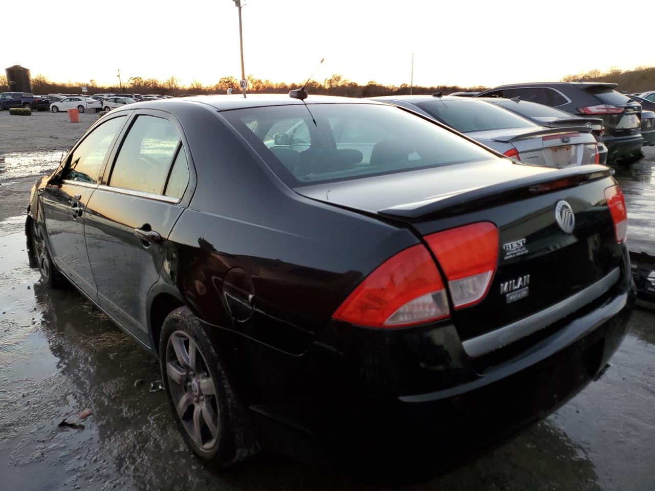 2010 Mercury Milan - Image 2