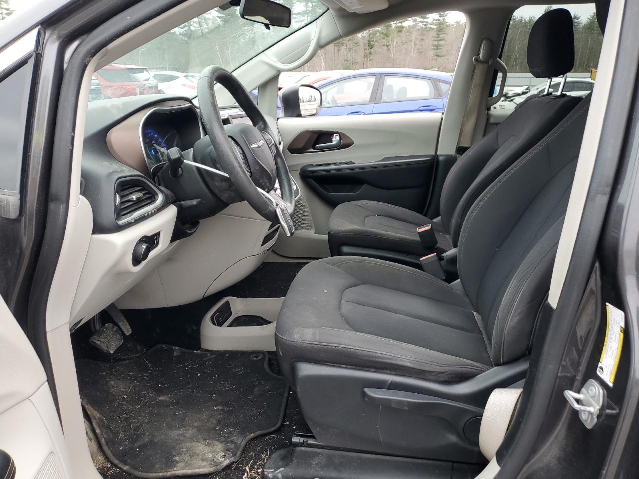 2018 Chrysler Pacifica - Image 7