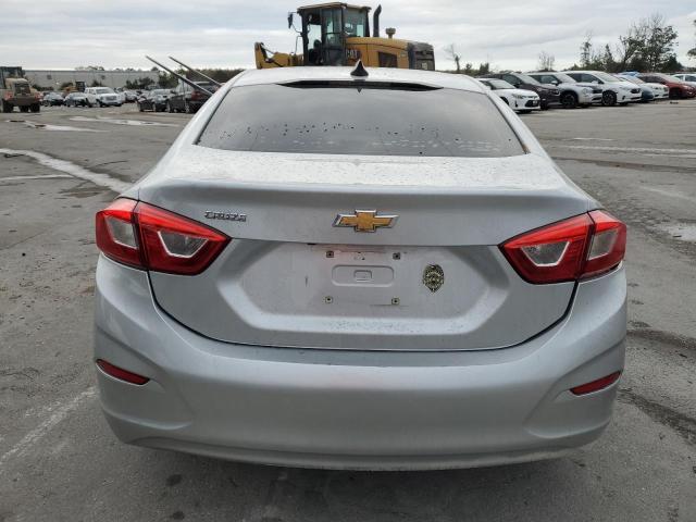  CHEVROLET CRUZE 2018 Srebrny