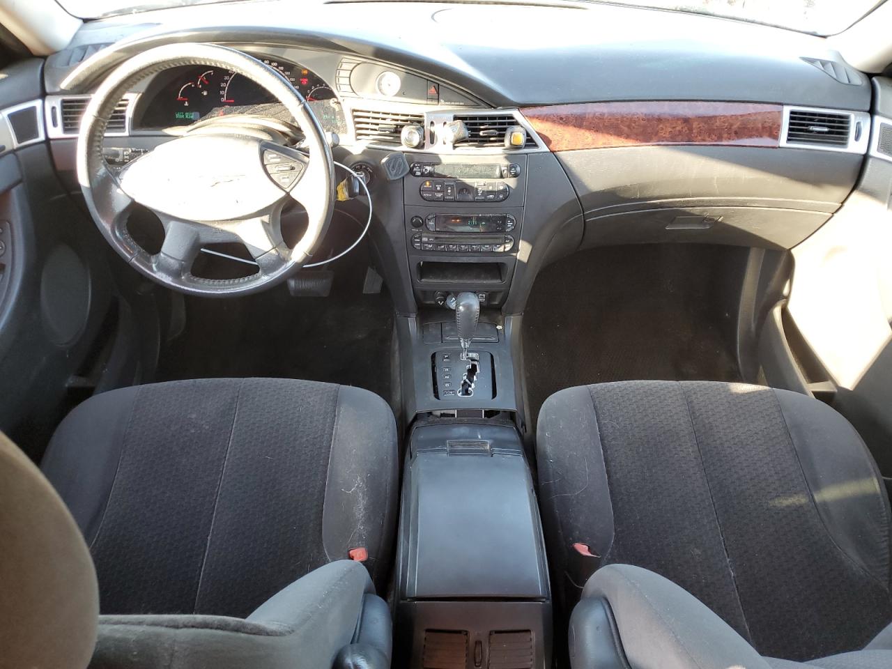 2005 Chrysler Pacifica - Image 8