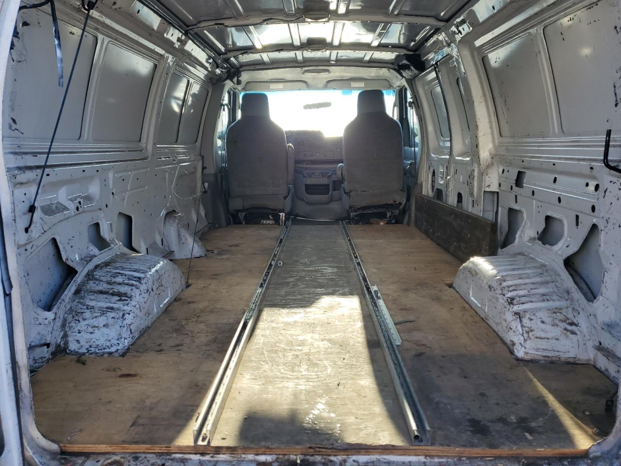 2012 Ford Econoline - Image 10