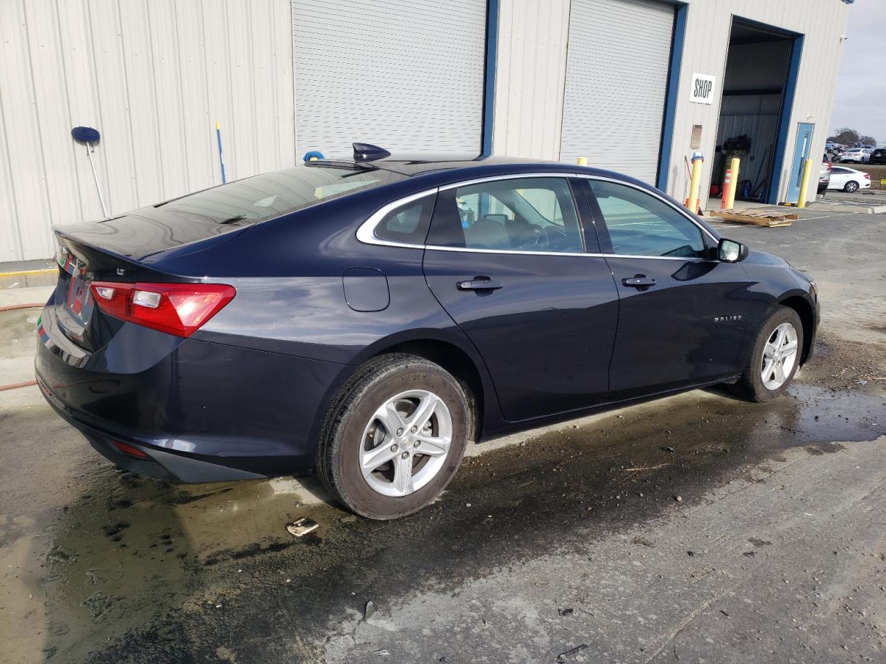 2023 Chevrolet Malibu - Image 3