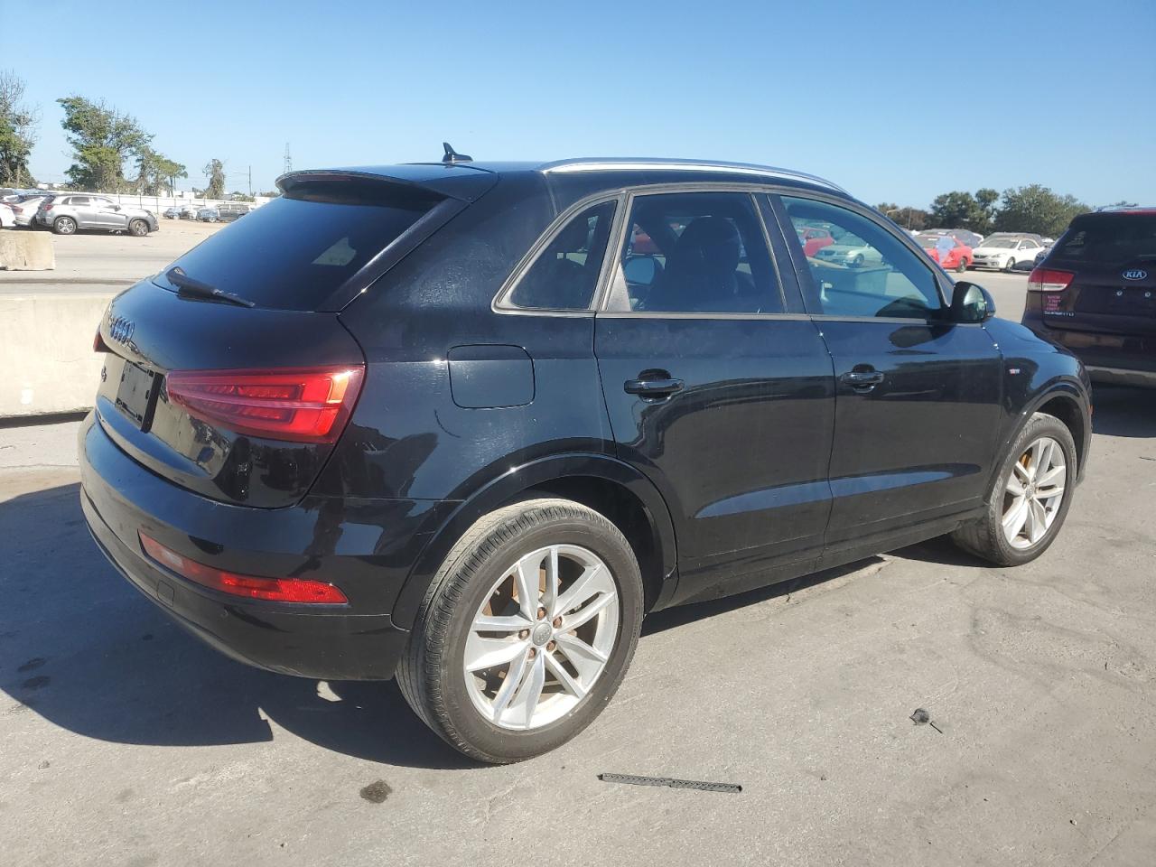 VIN WA1BCCFS5JR018947 2018 AUDI Q3 no.3