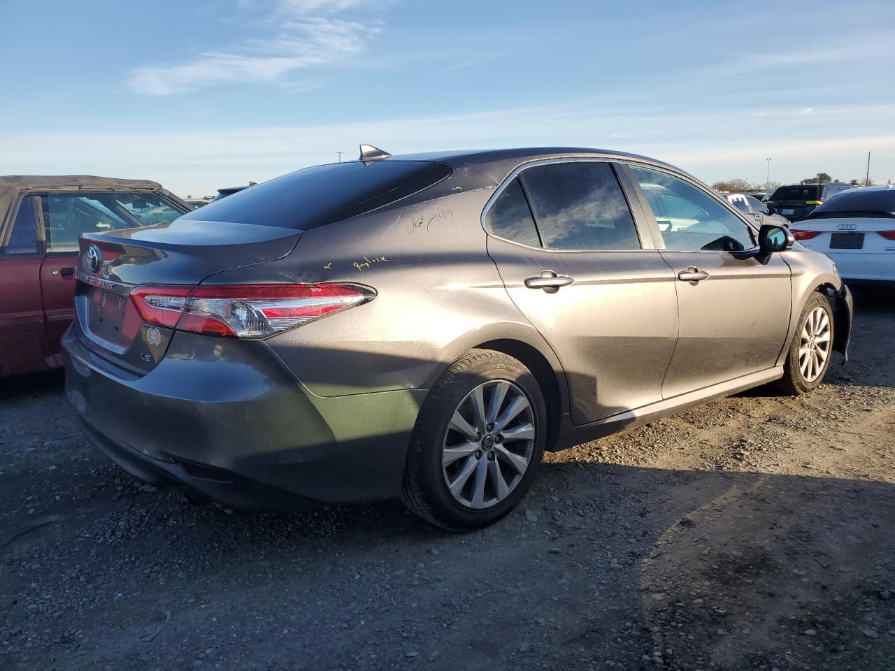4T1B11HK4KU805198 TOYOTA CAMRY 2019
