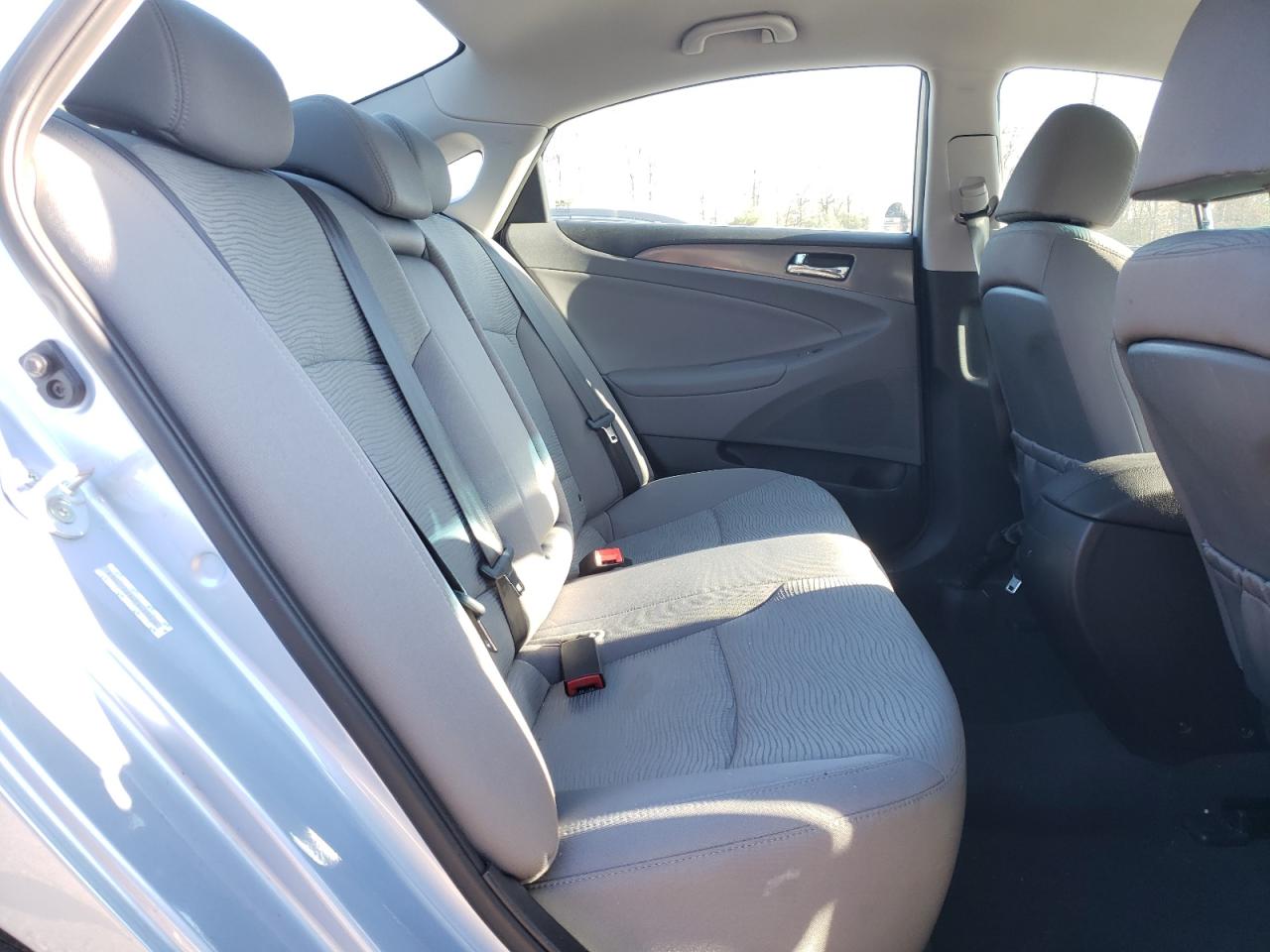 2015 Hyundai Sonata - Image 10