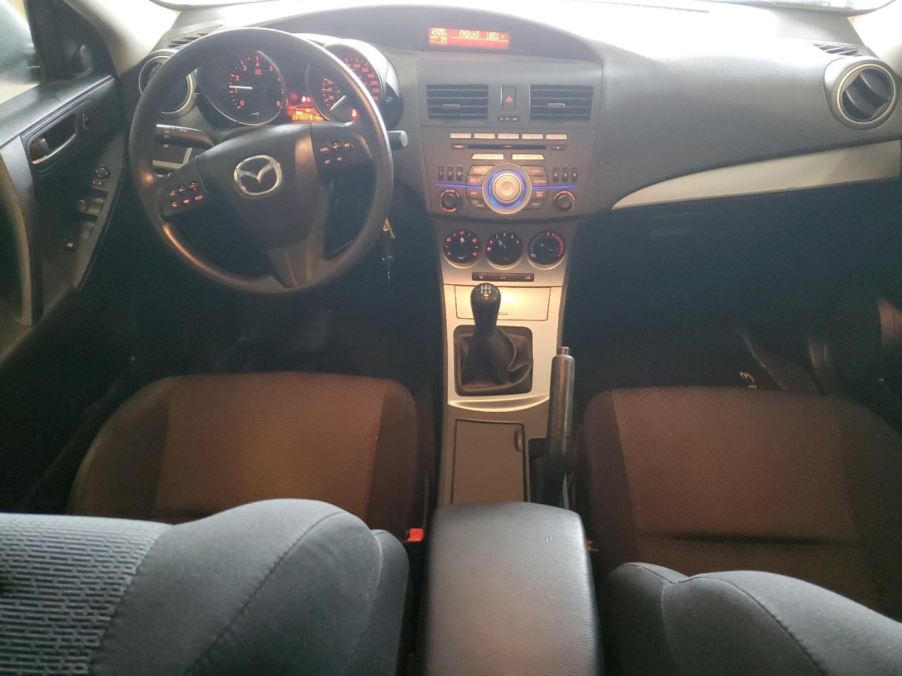 2010 Mazda 3 - Image 8