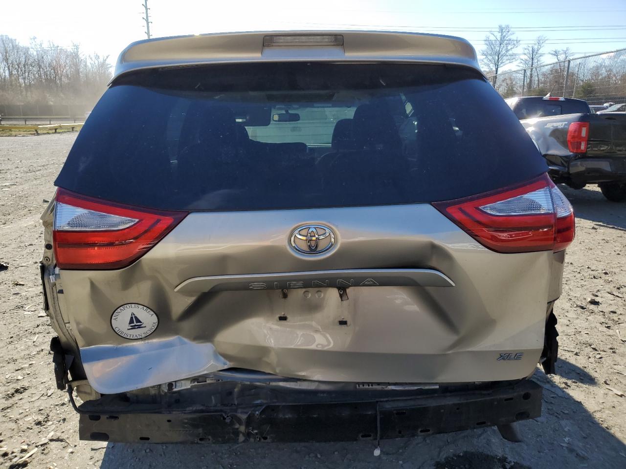 2017 Toyota Sienna - Image 6