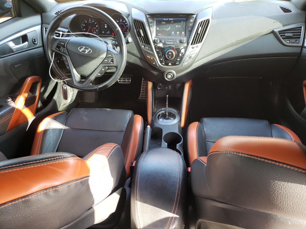 2016 Hyundai Veloster - Image 8