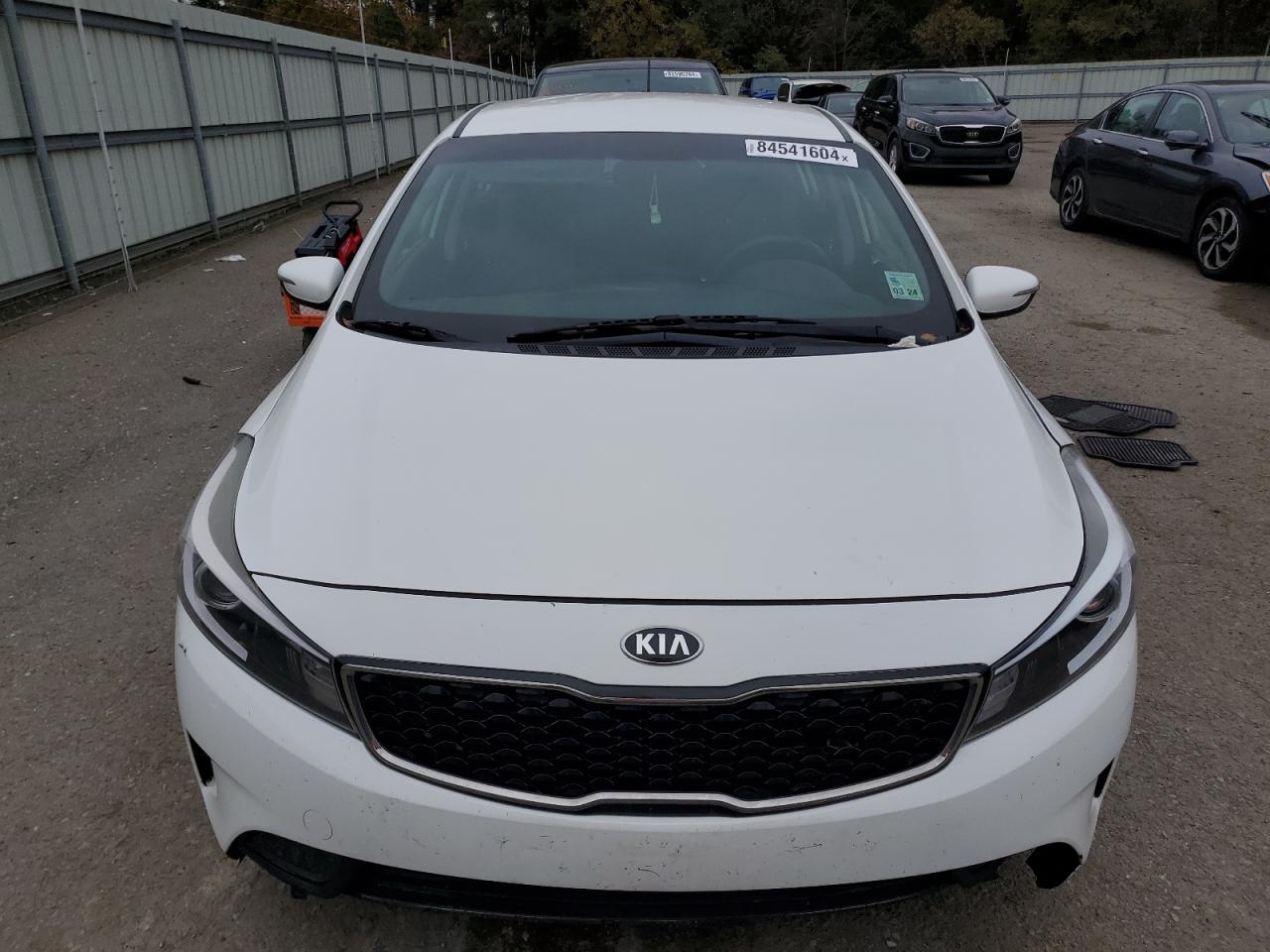 VIN KNAFK5A89J5774125 2018 KIA FORTE no.5