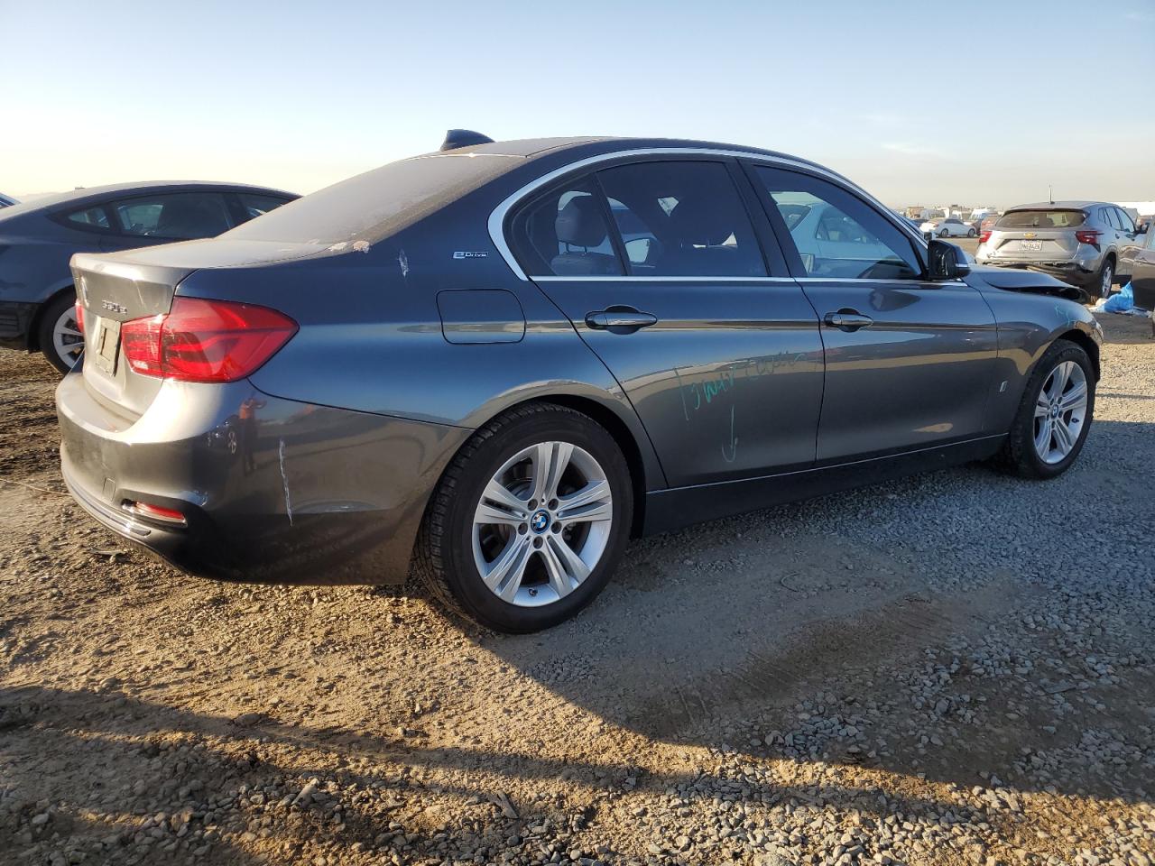 VIN WBA8E1C59JA171372 2018 BMW 3 SERIES no.3