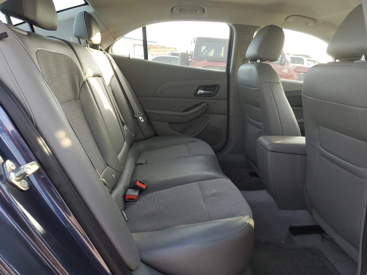 2015 Chevrolet Malibu - Image 10