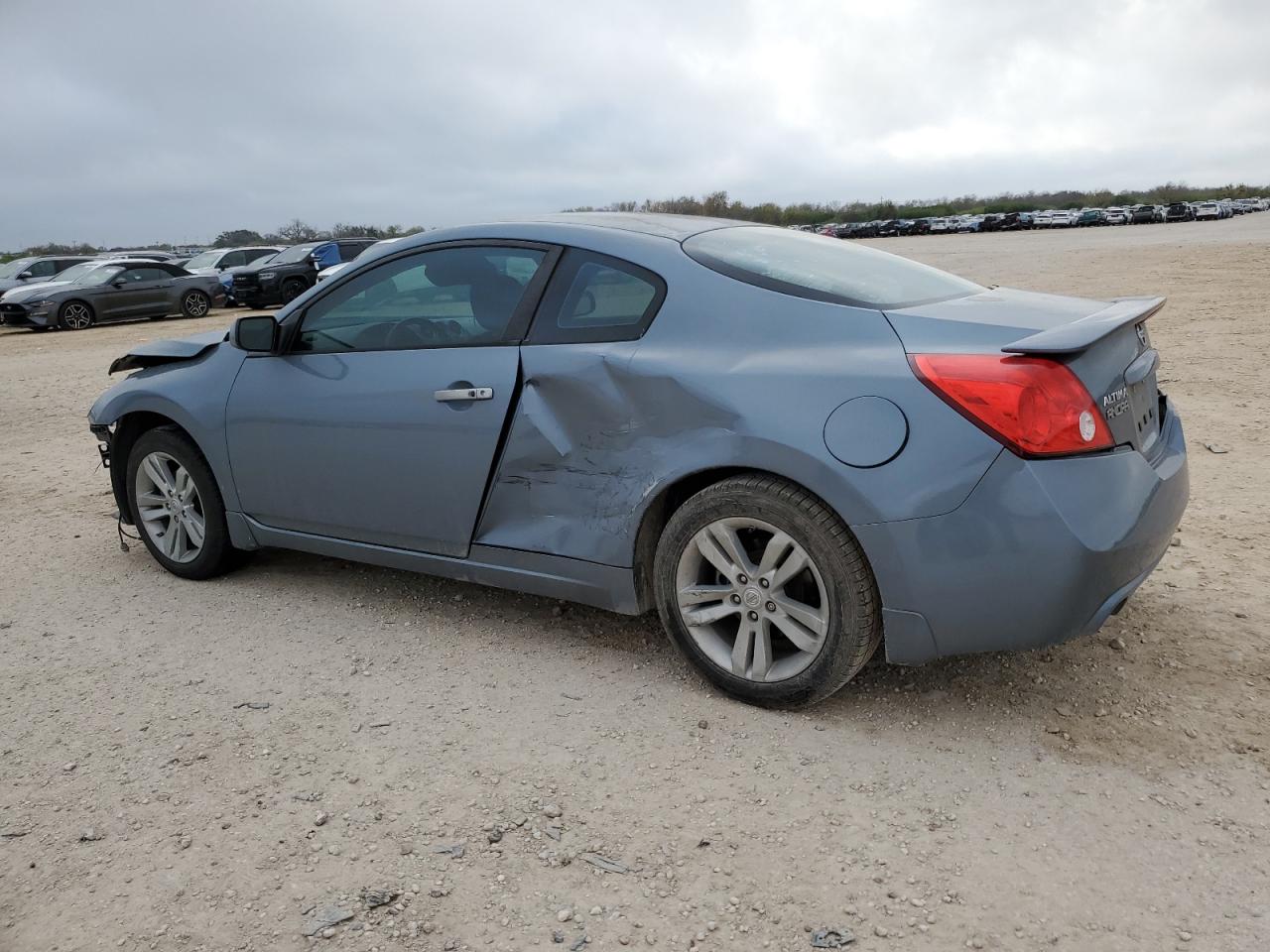 2011 Nissan Altima - Image 2