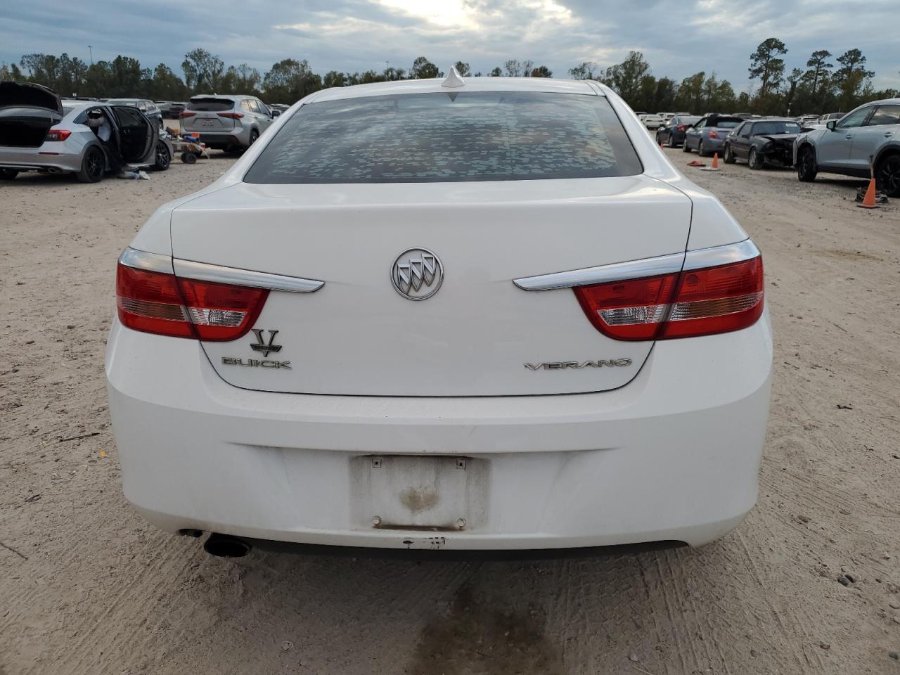 2017 Buick Verano - Image 6