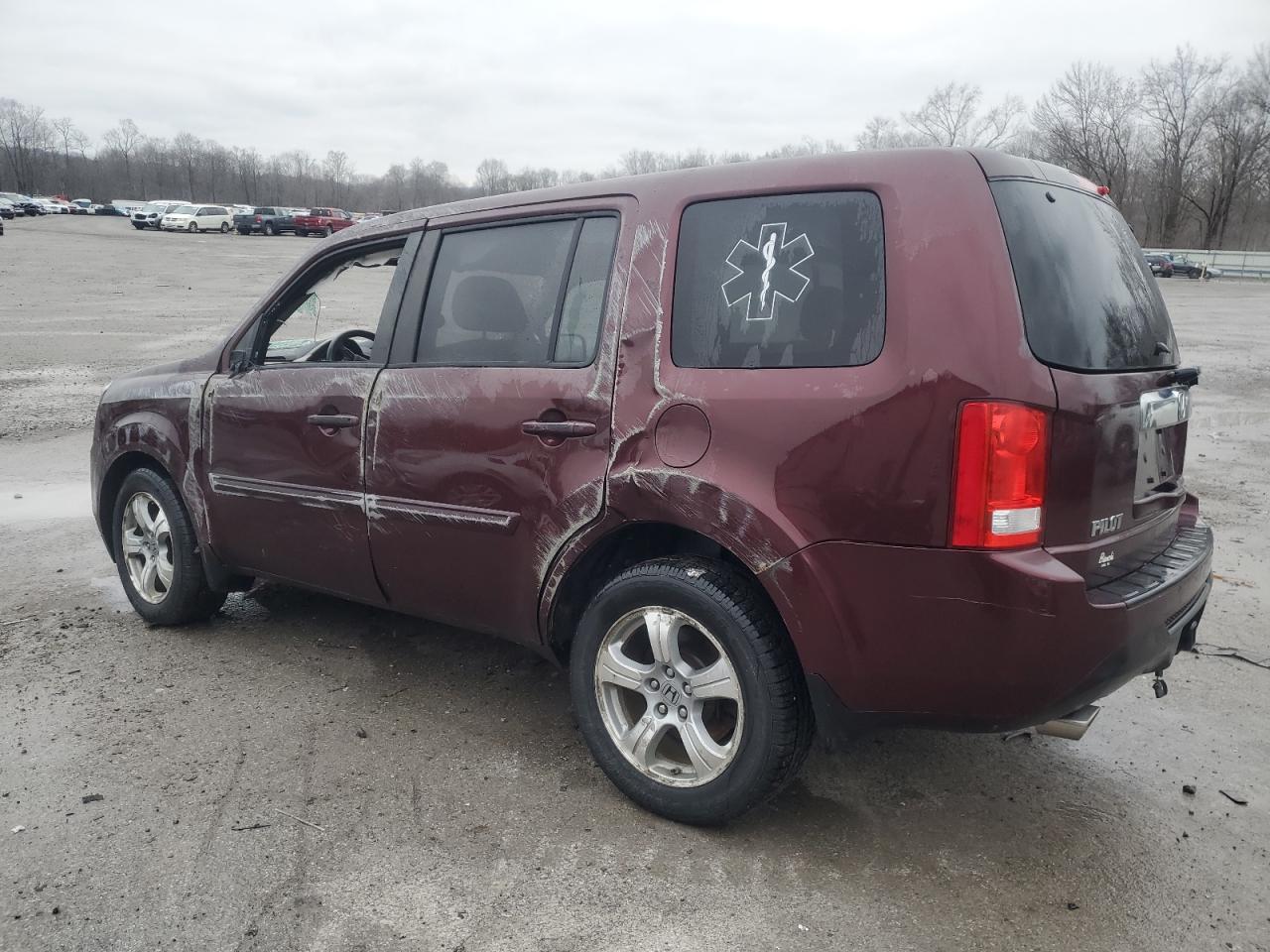 VIN 5FNYF4H4XFB049409 2015 HONDA PILOT no.2