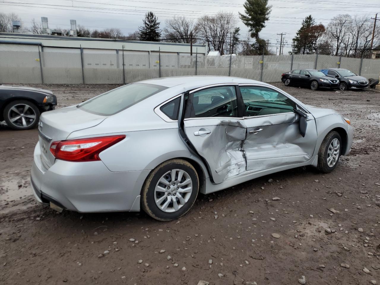 2017 Nissan Altima - Image 3