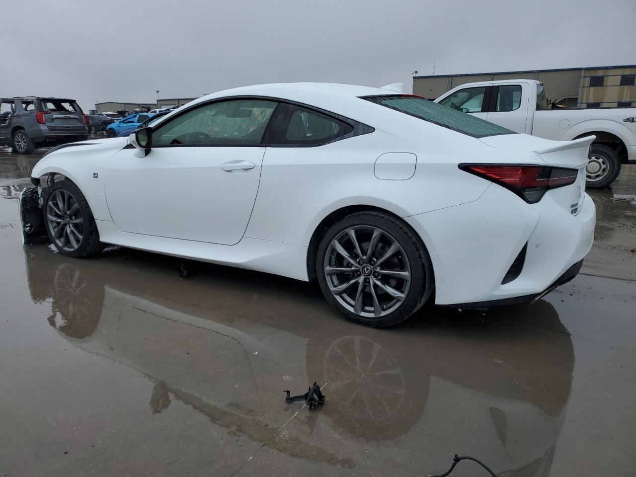 2020 Lexus RC - Image 2