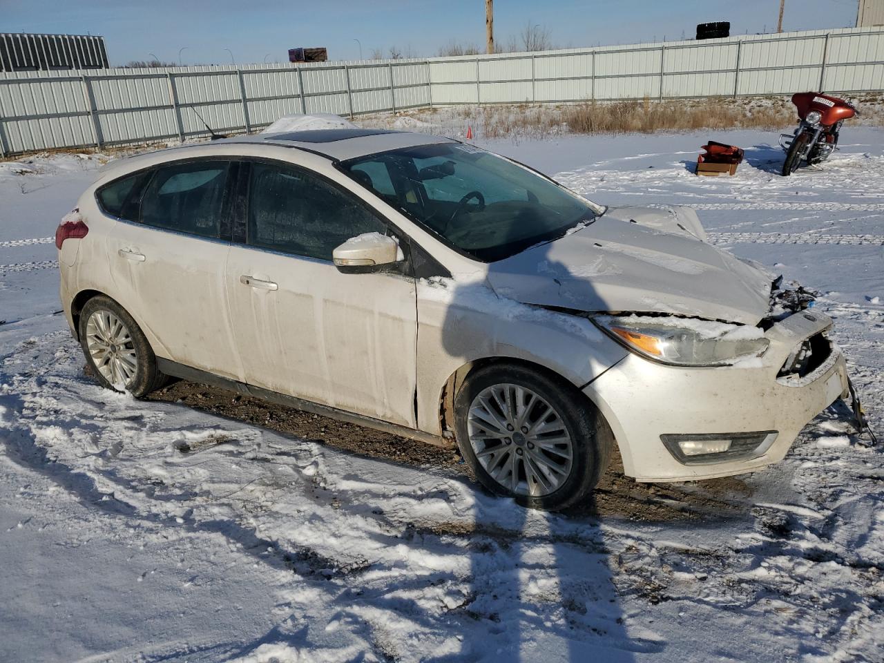 VIN 1FADP3N25FL334451 2015 FORD FOCUS no.4