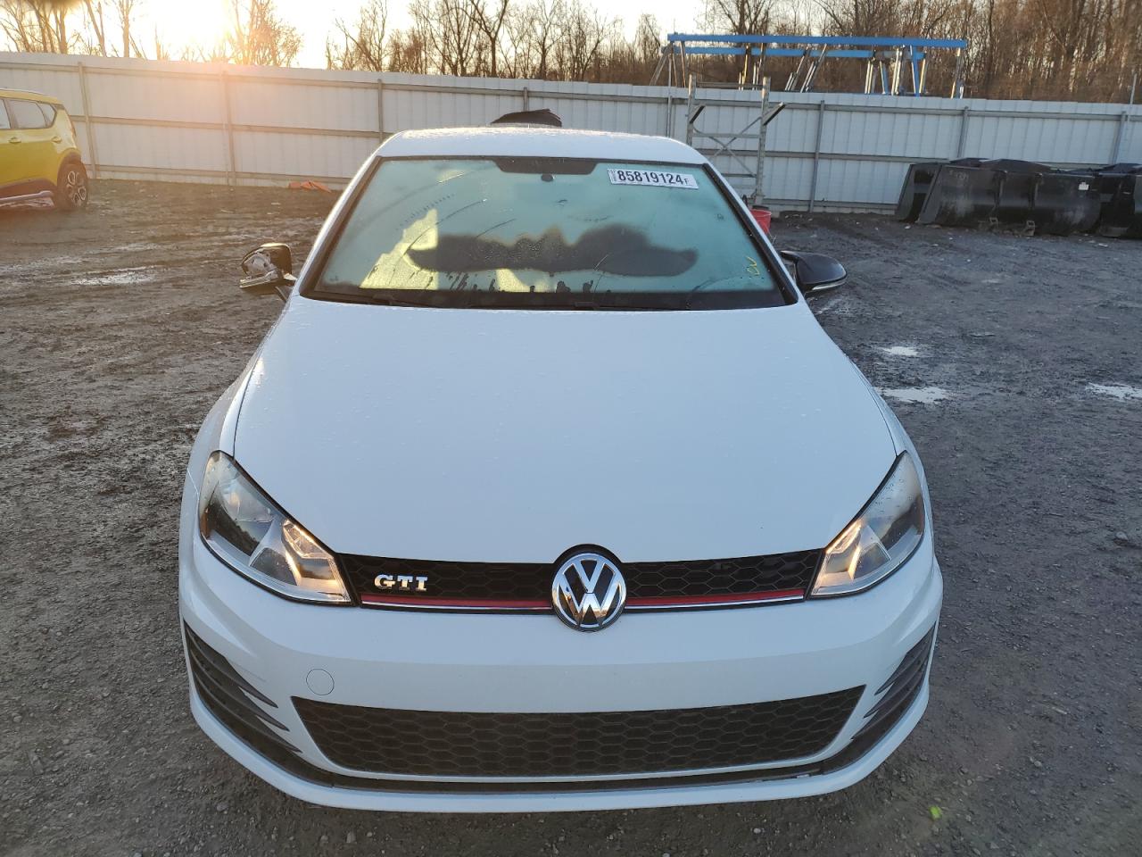 2017 Volkswagen GTI - Image 5