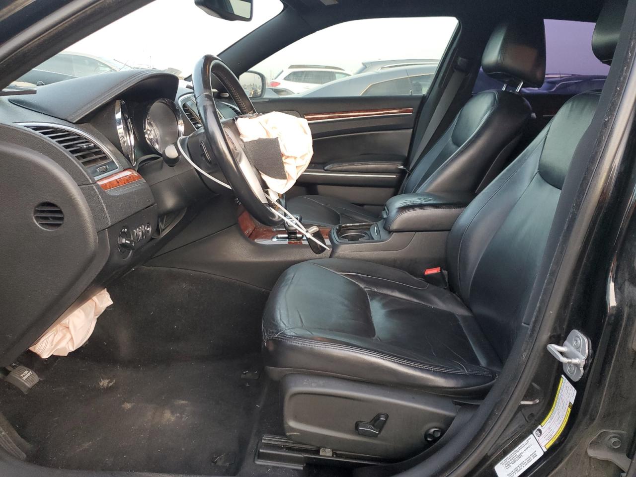 2012 Chrysler 300 - Image 7