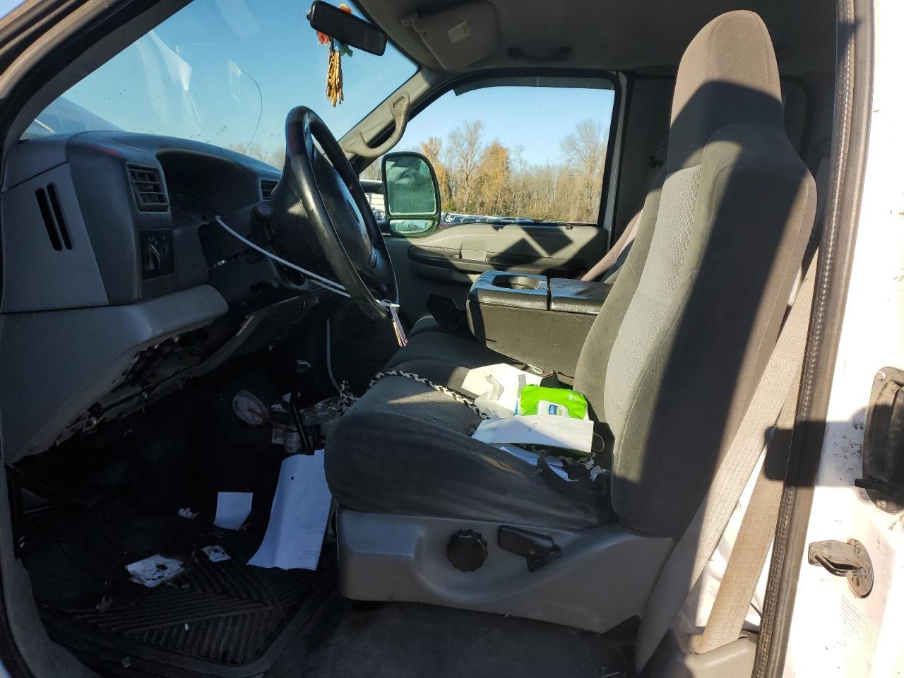 2002 Ford F350 - Image 7