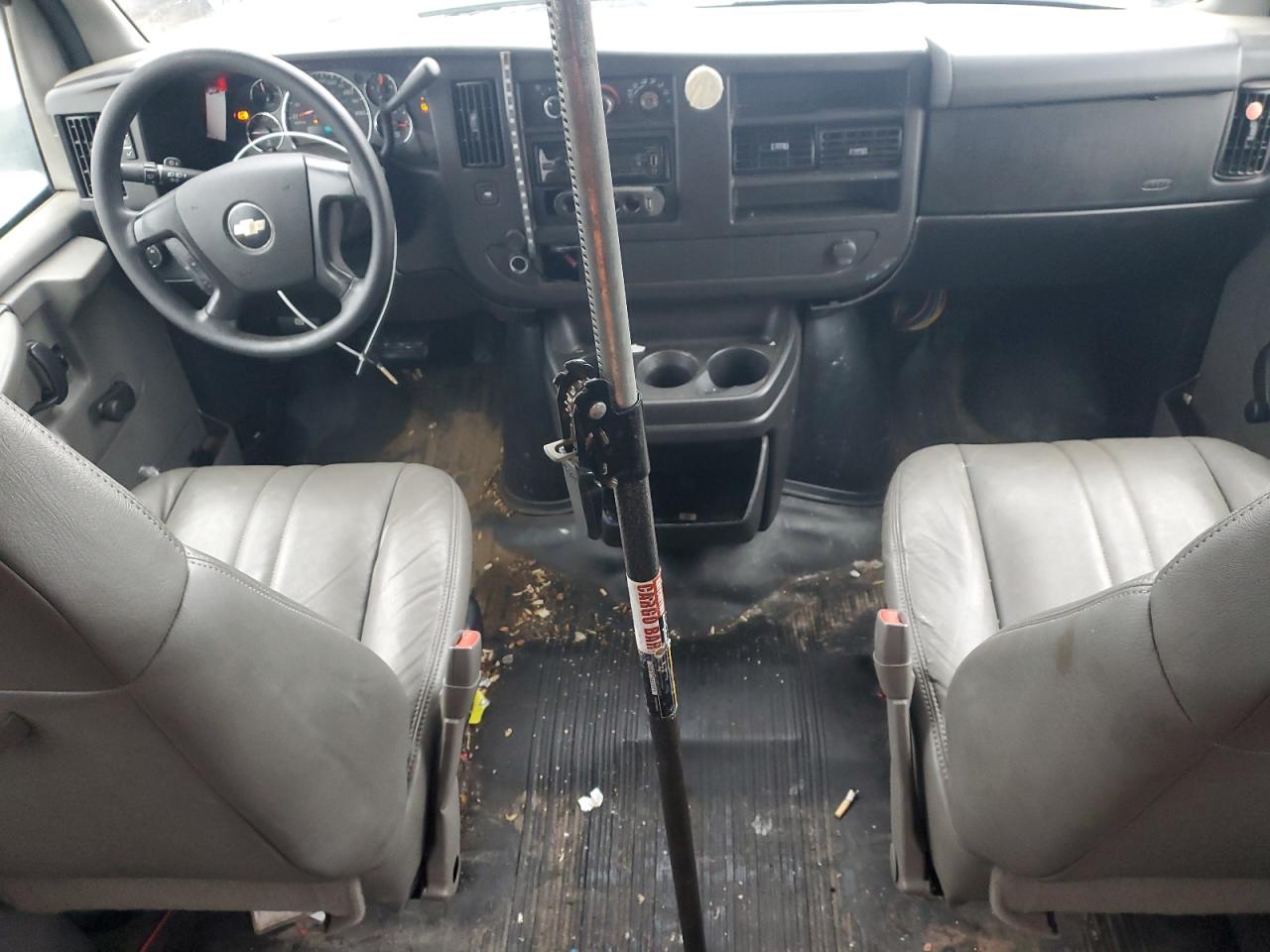 2009 Chevrolet Express - Image 8