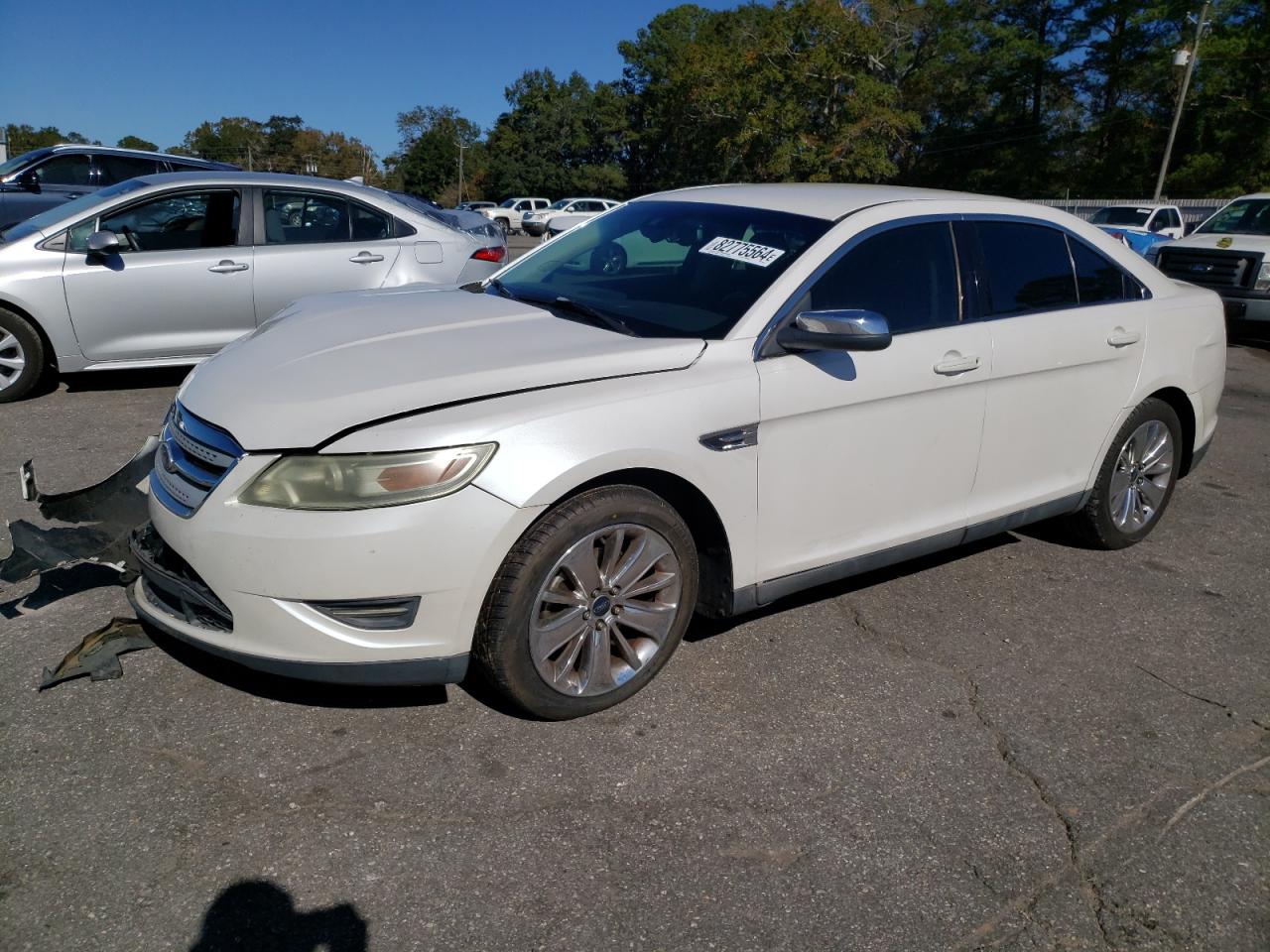 2011 Ford Taurus - Image 1