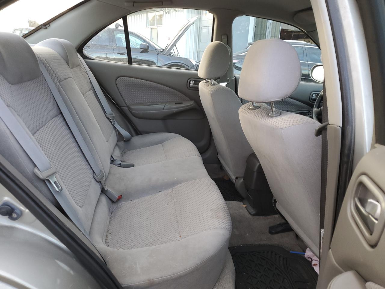 2005 Nissan Sentra - Image 10