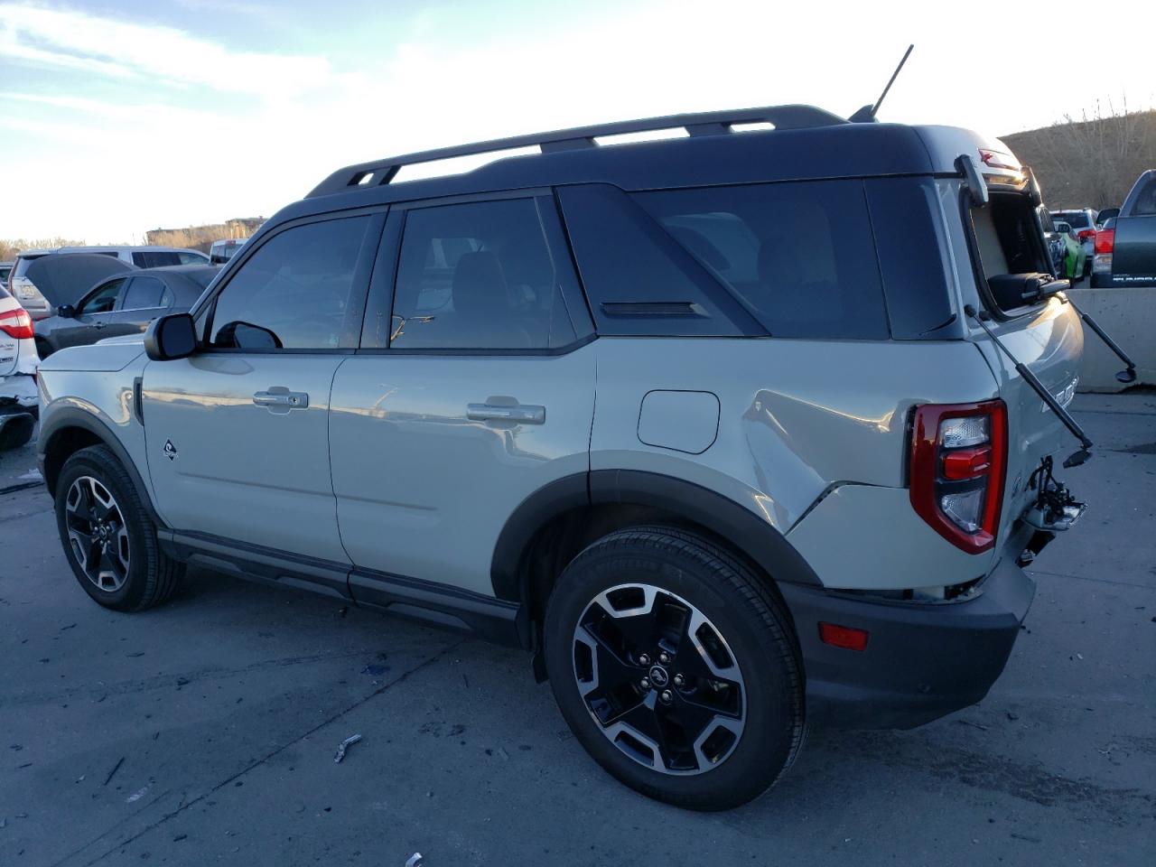 2022 Ford Bronco - Image 2